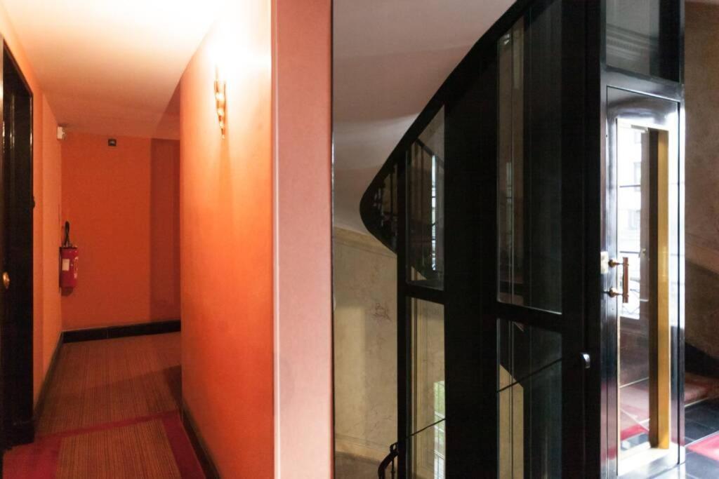 Nice Studio In The Center Of Capucines Apartment *